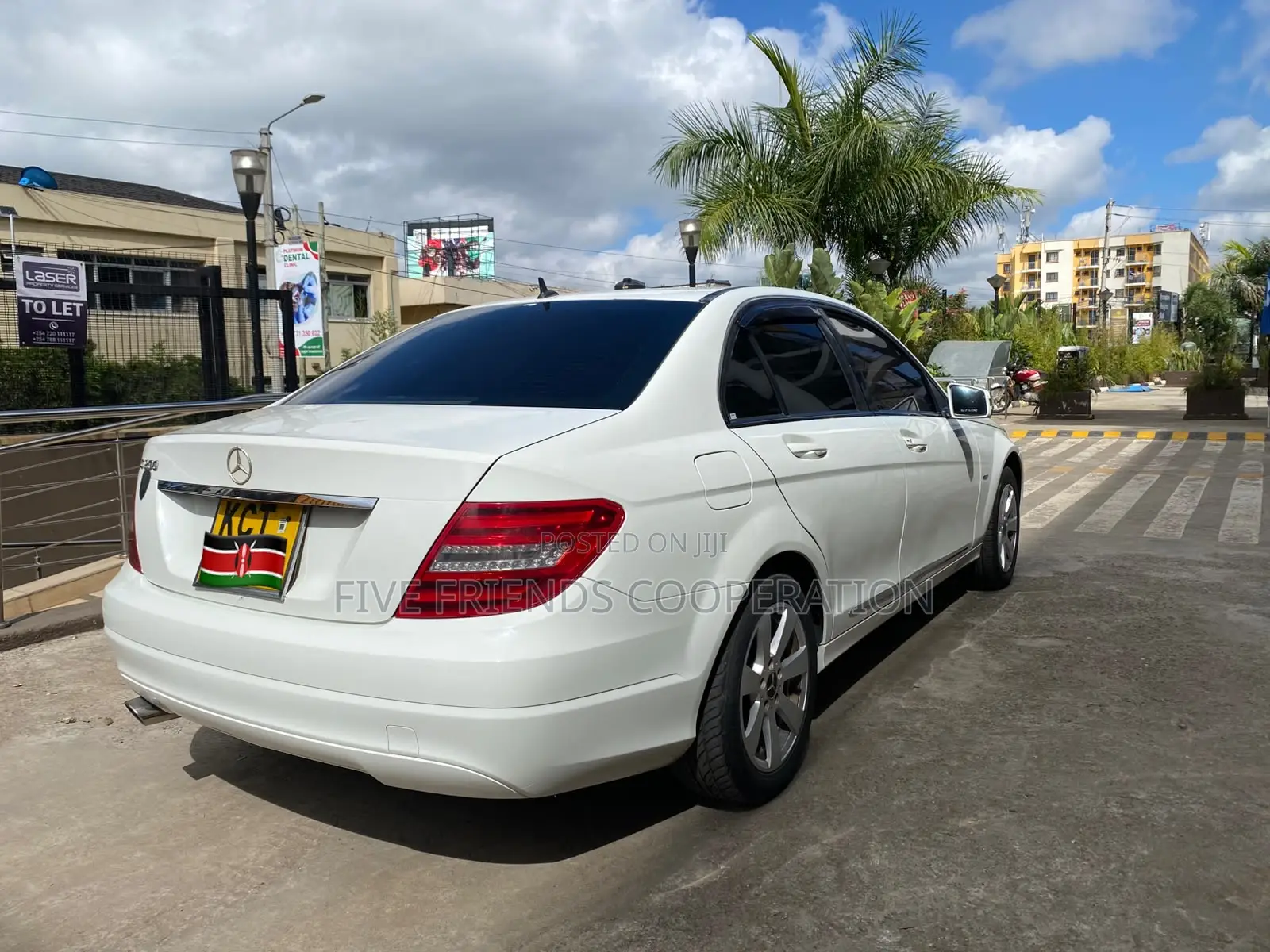 Mercedes-Benz C200 2011 White