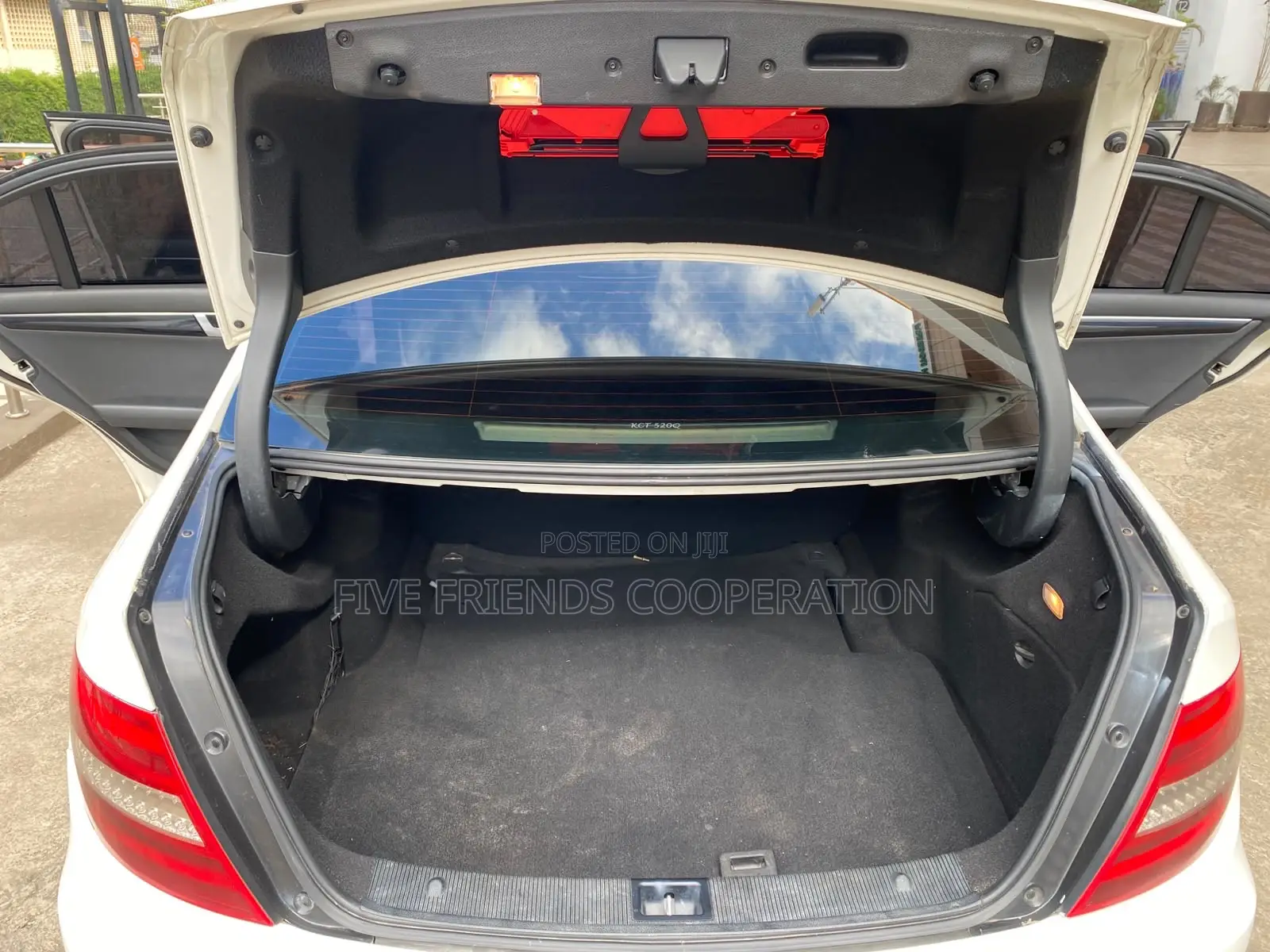 Mercedes-Benz C200 2011 White