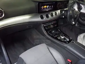 Mercedes-Benz E220 2018 Silver