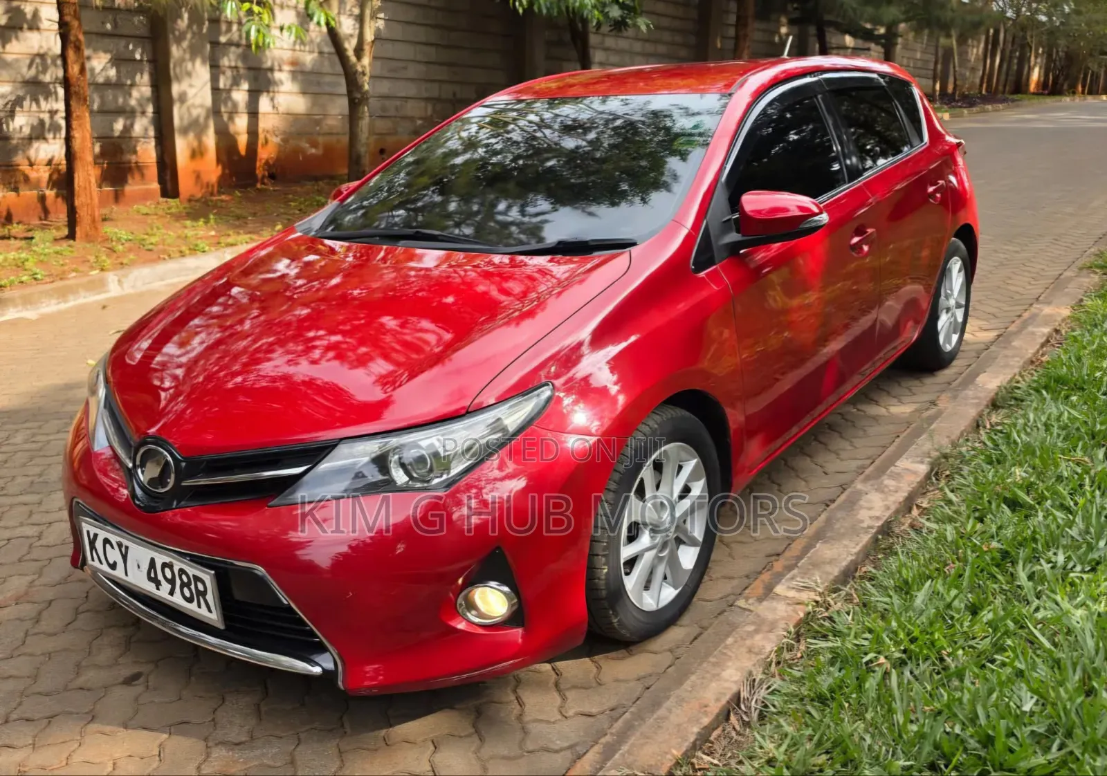 Toyota Auris 2014 Red
