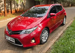 Toyota Auris 2014 Red