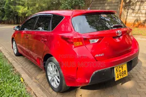 Toyota Auris 2014 Red