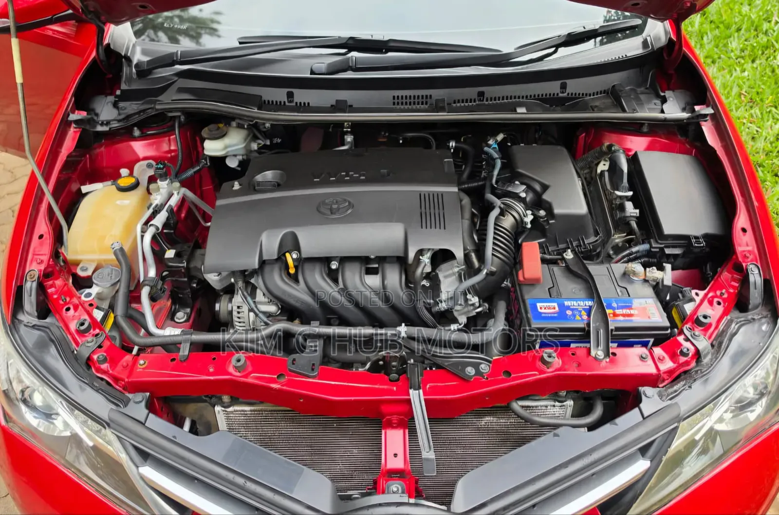 Toyota Auris 2014 Red