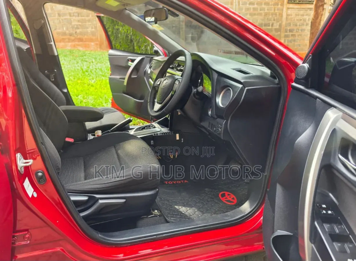 Toyota Auris 2014 Red