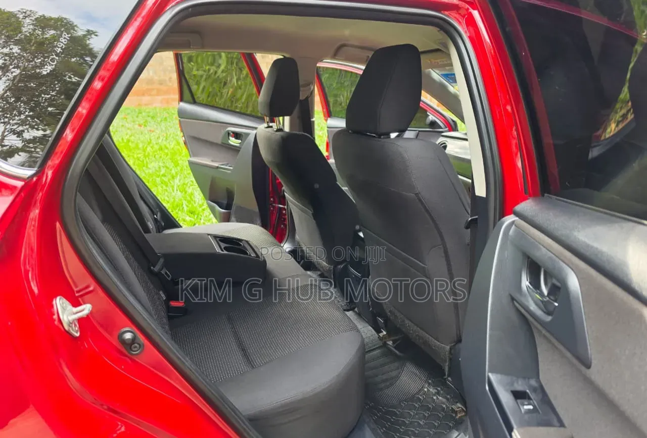 Toyota Auris 2014 Red