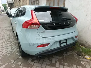 Volvo V40 2019