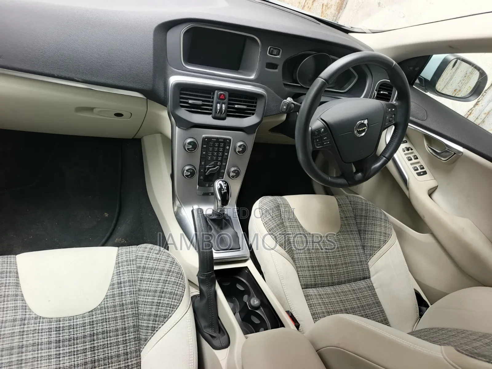 Volvo V40 2019