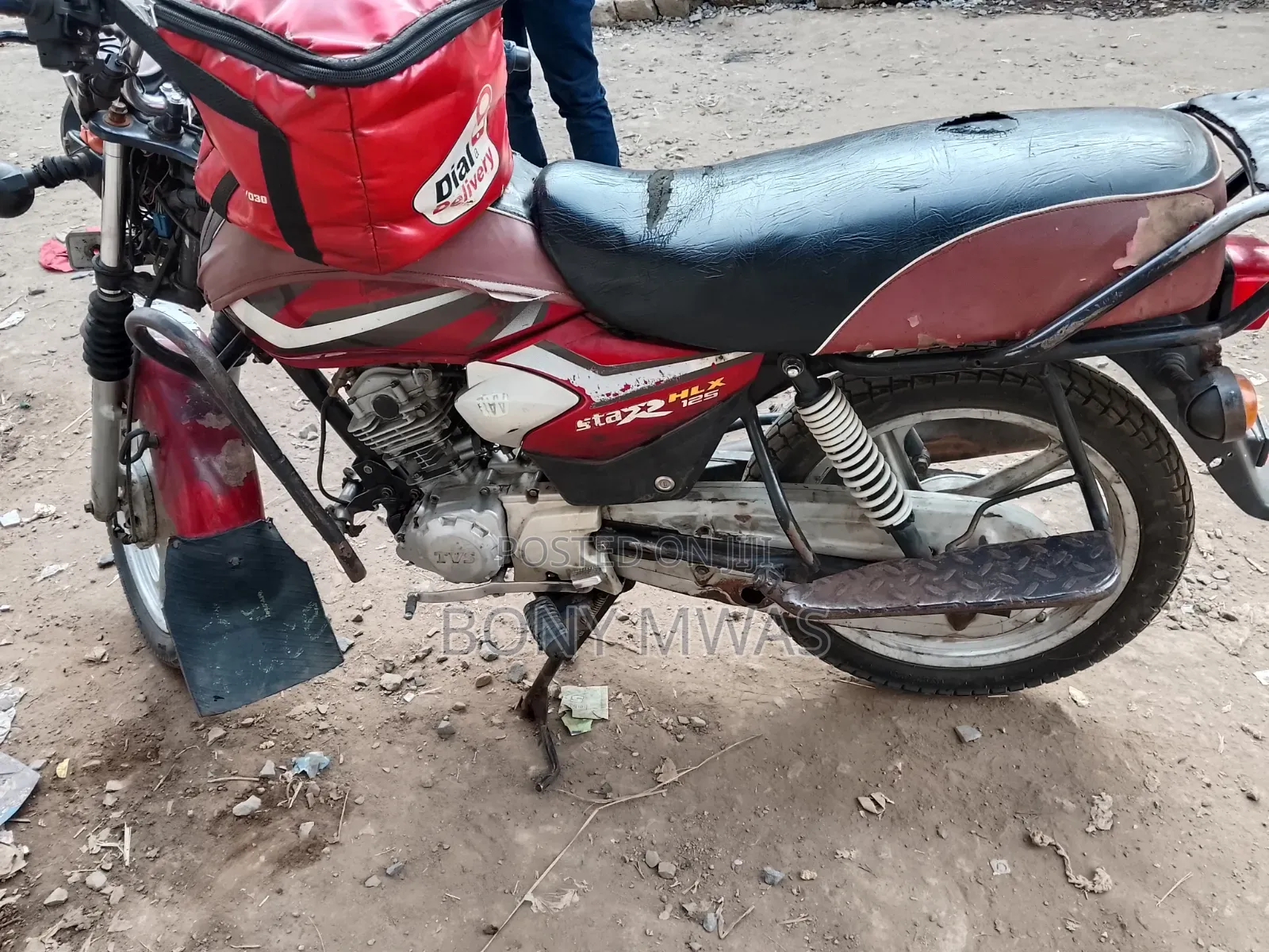 TVS HLX 125 2022 Red
