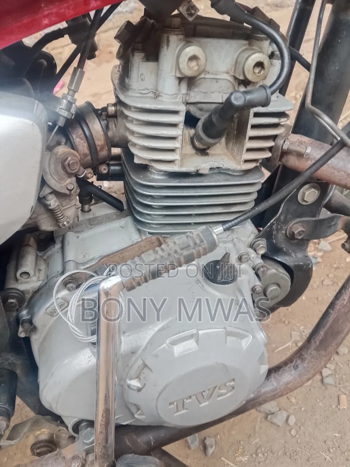 TVS HLX 125 2022 Red