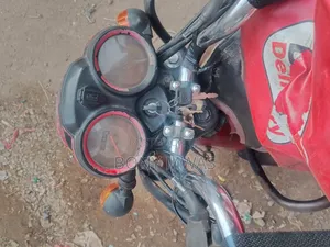 TVS HLX 125 2022 Red