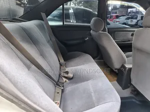 Nissan Sunny 2001 Silver