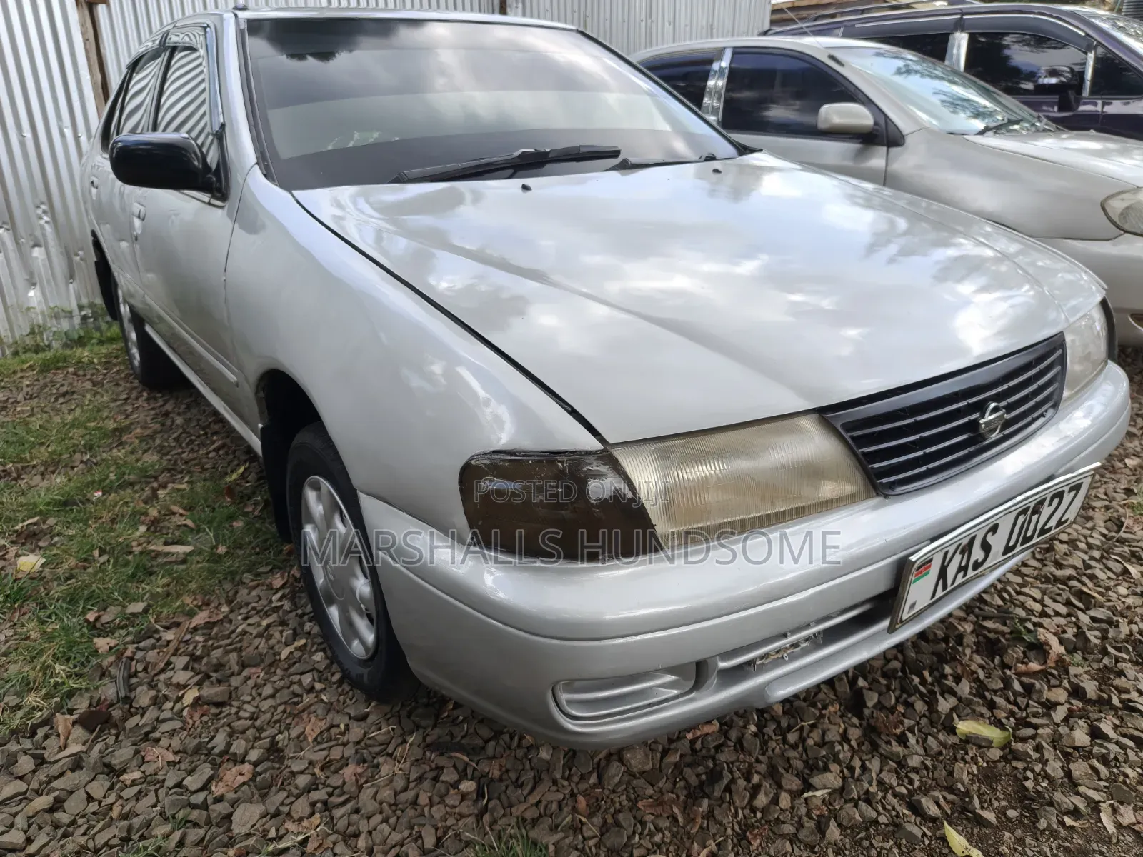 Nissan Sunny 2001 Silver