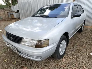 Nissan Sunny 2001 Silver