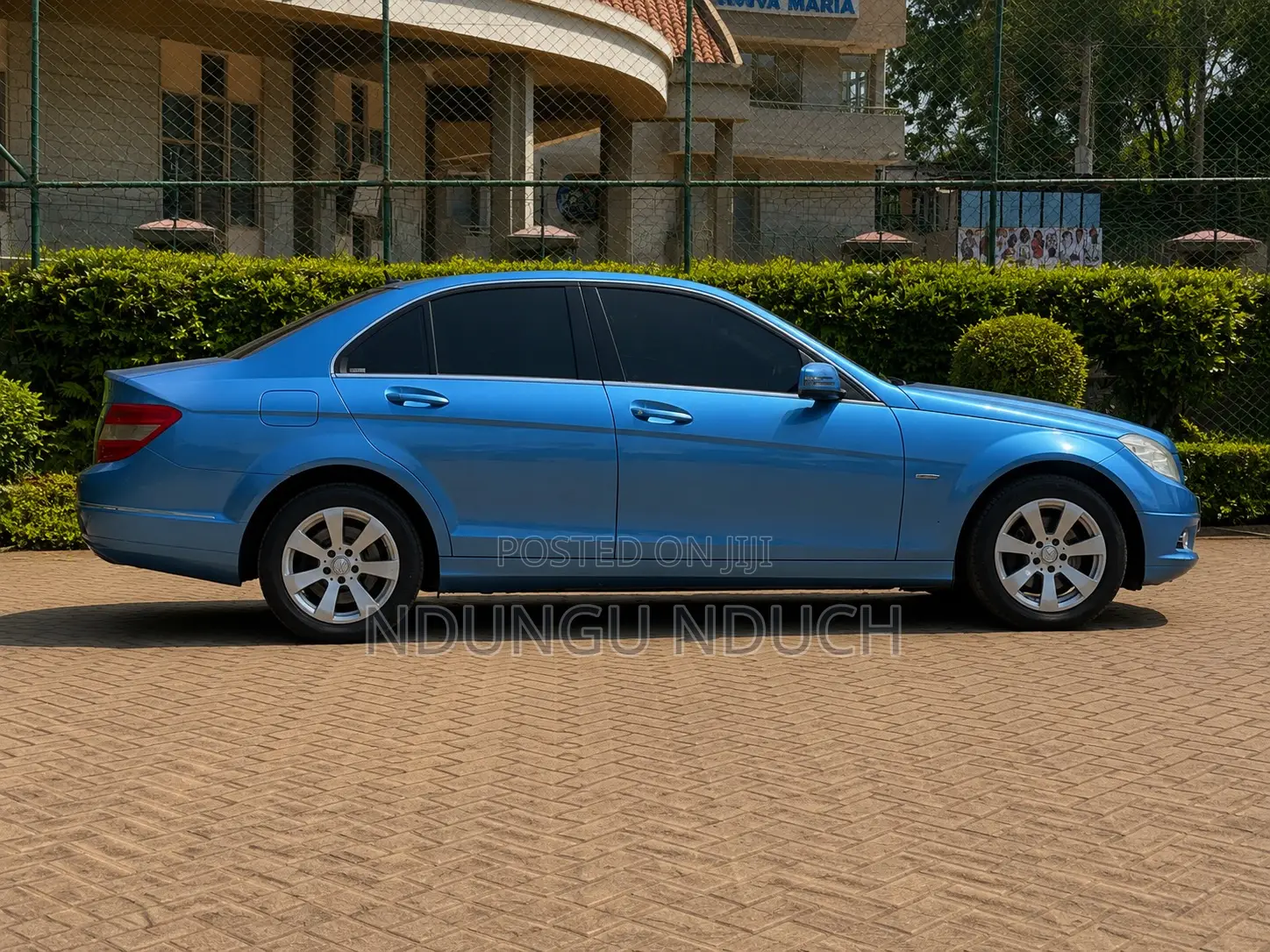 Mercedes-Benz C200 2010 Blue