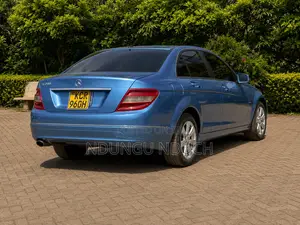 Mercedes-Benz C200 2010 Blue