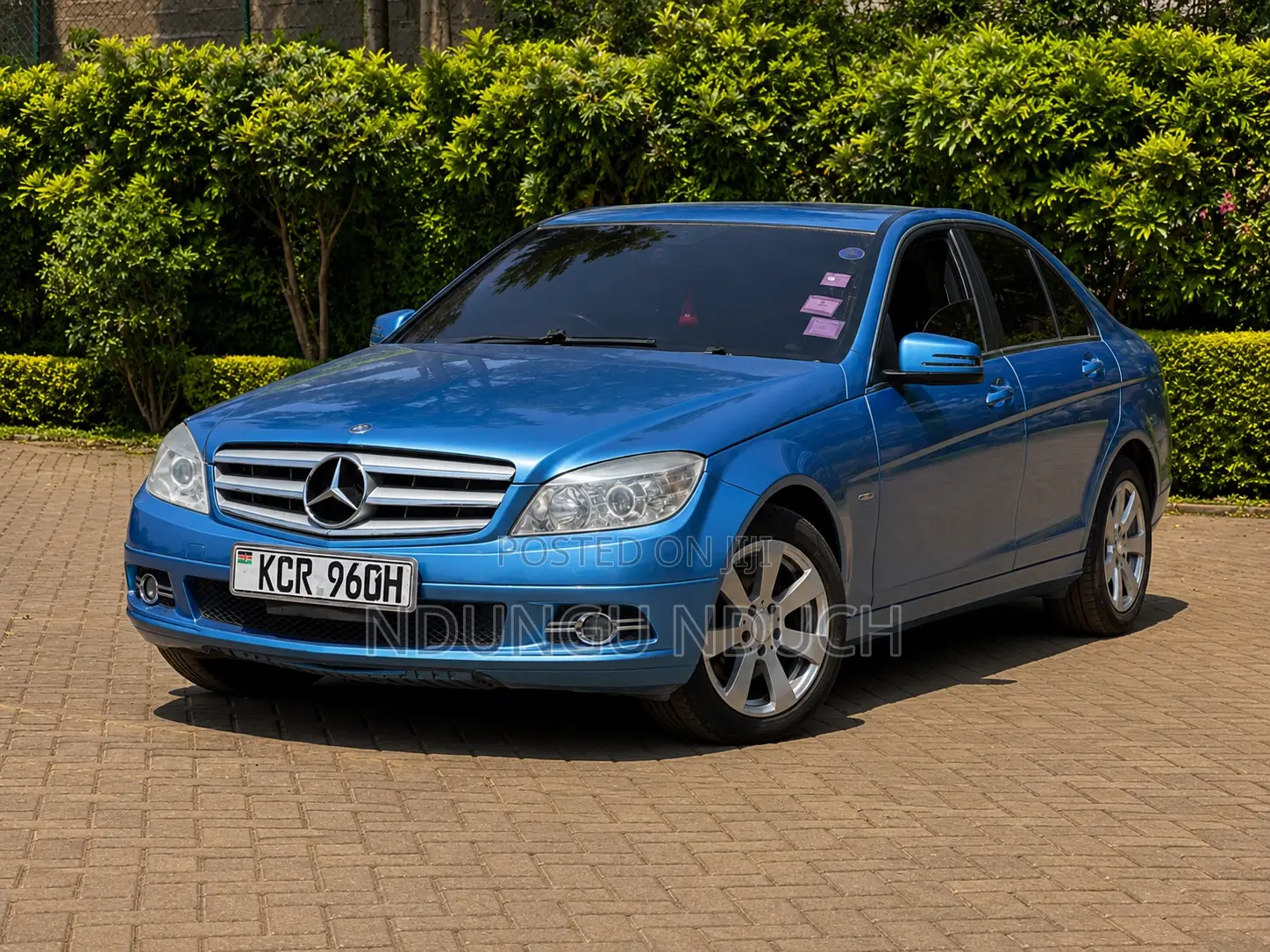 Mercedes-Benz C200 2010 Blue