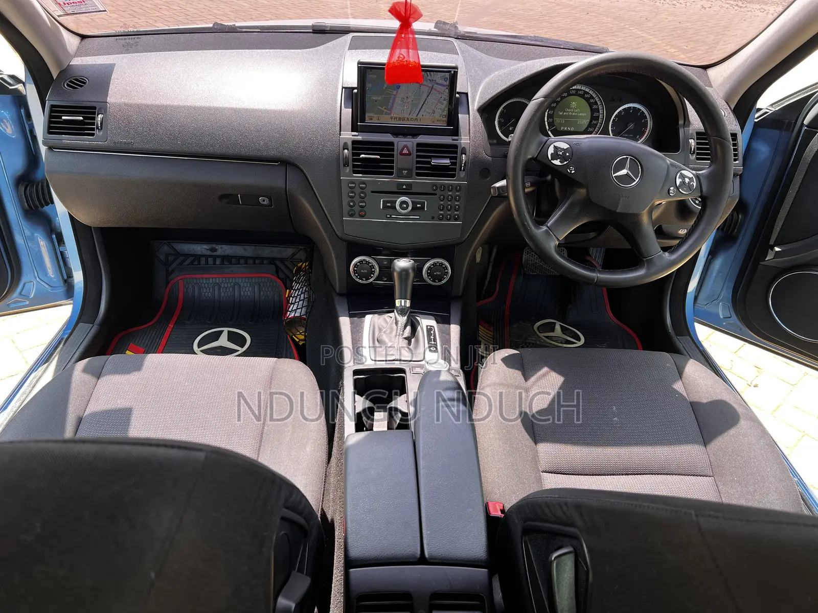 Mercedes-Benz C200 2010 Blue