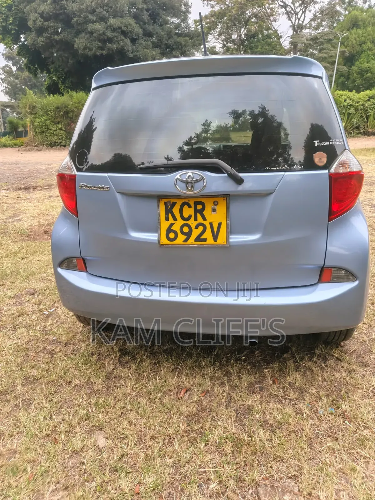Toyota Ractis 2012 Blue