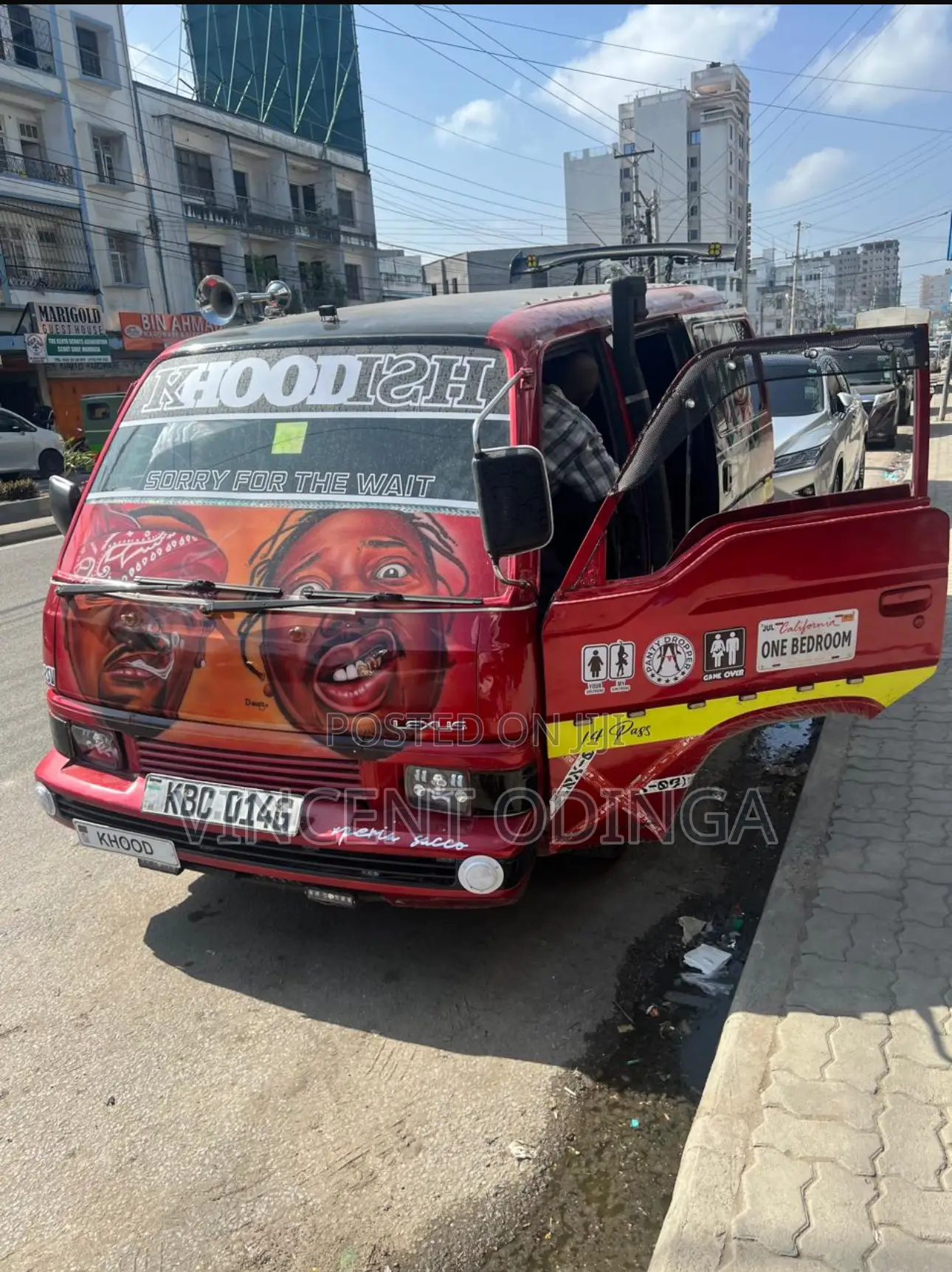Nissan Caravan (Urvan) 1999 Red