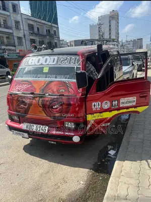 Nissan Caravan (Urvan) 1999 Red