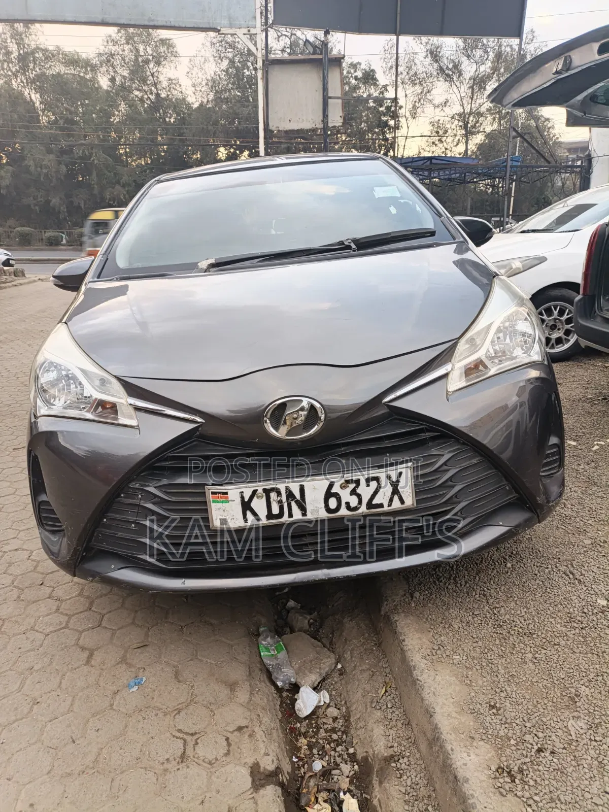 Toyota Vitz 2016 Gray