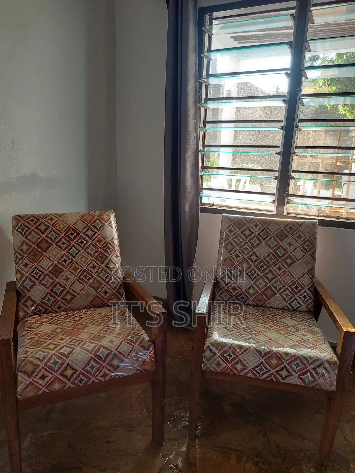 Single Arm Chairsr