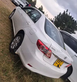 Toyota Corolla 2010 White