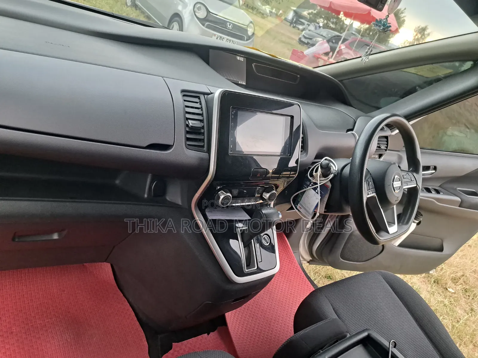 Nissan Serena 2018 Silver