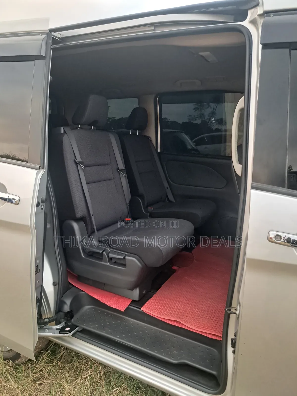Nissan Serena 2018 Silver