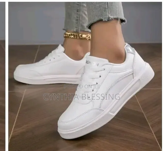 Fashion White Sneakers With Laces