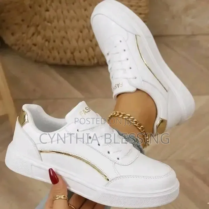 Fashion White Sneakers With Laces