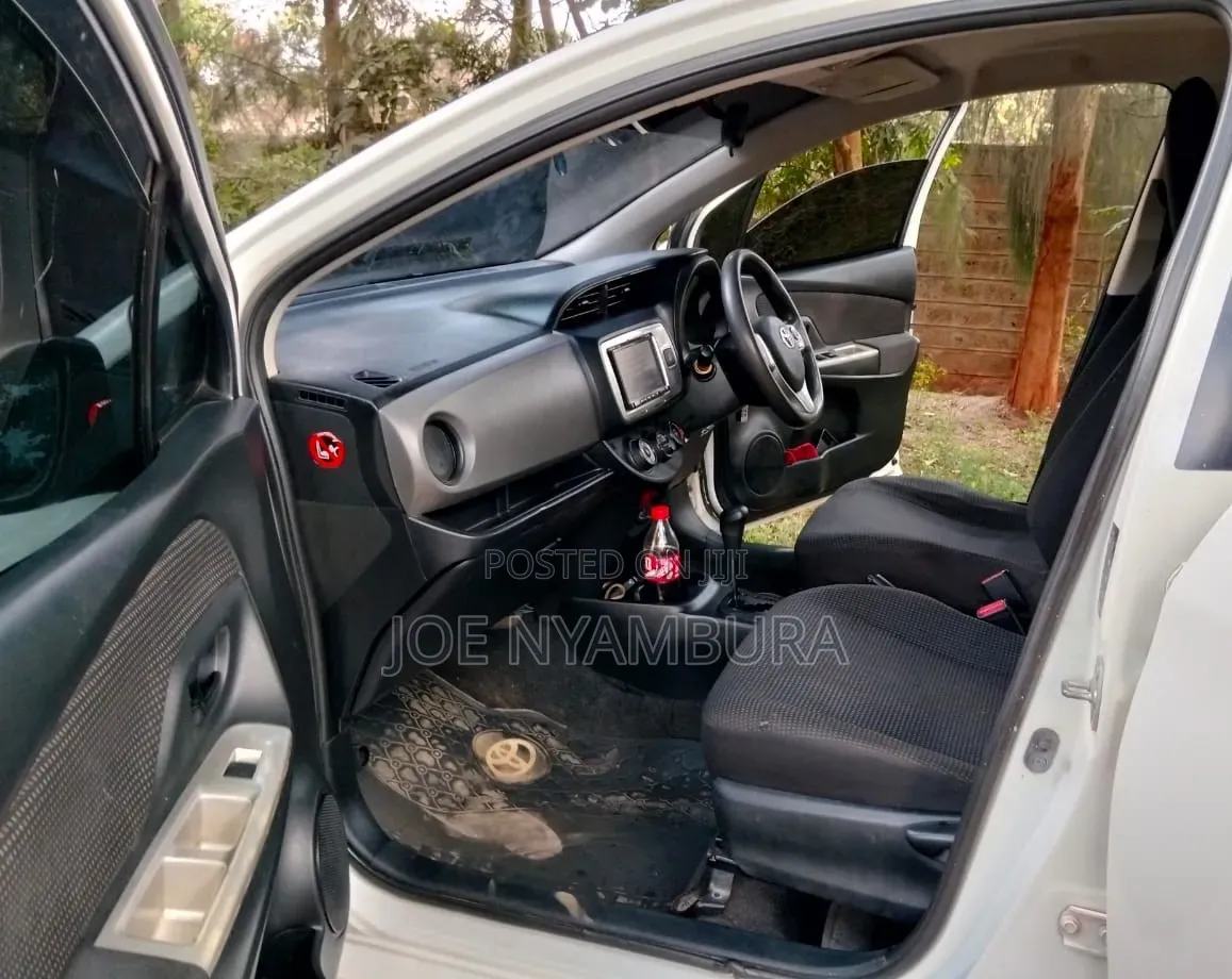 Toyota Vitz 2015 White