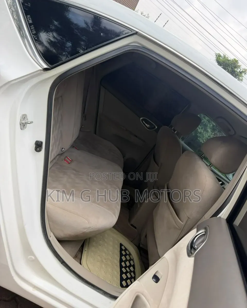 Nissan Sylphy 2013 Pearl