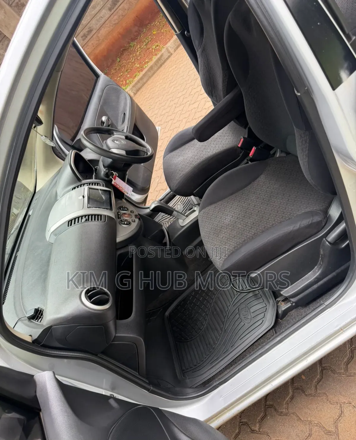 Nissan Note 2012 Silver