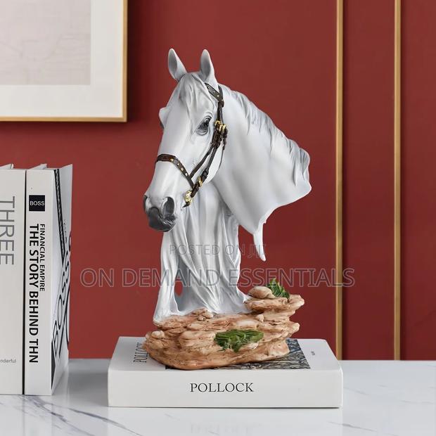 Resin Horse Head Statue - thumbnail 3