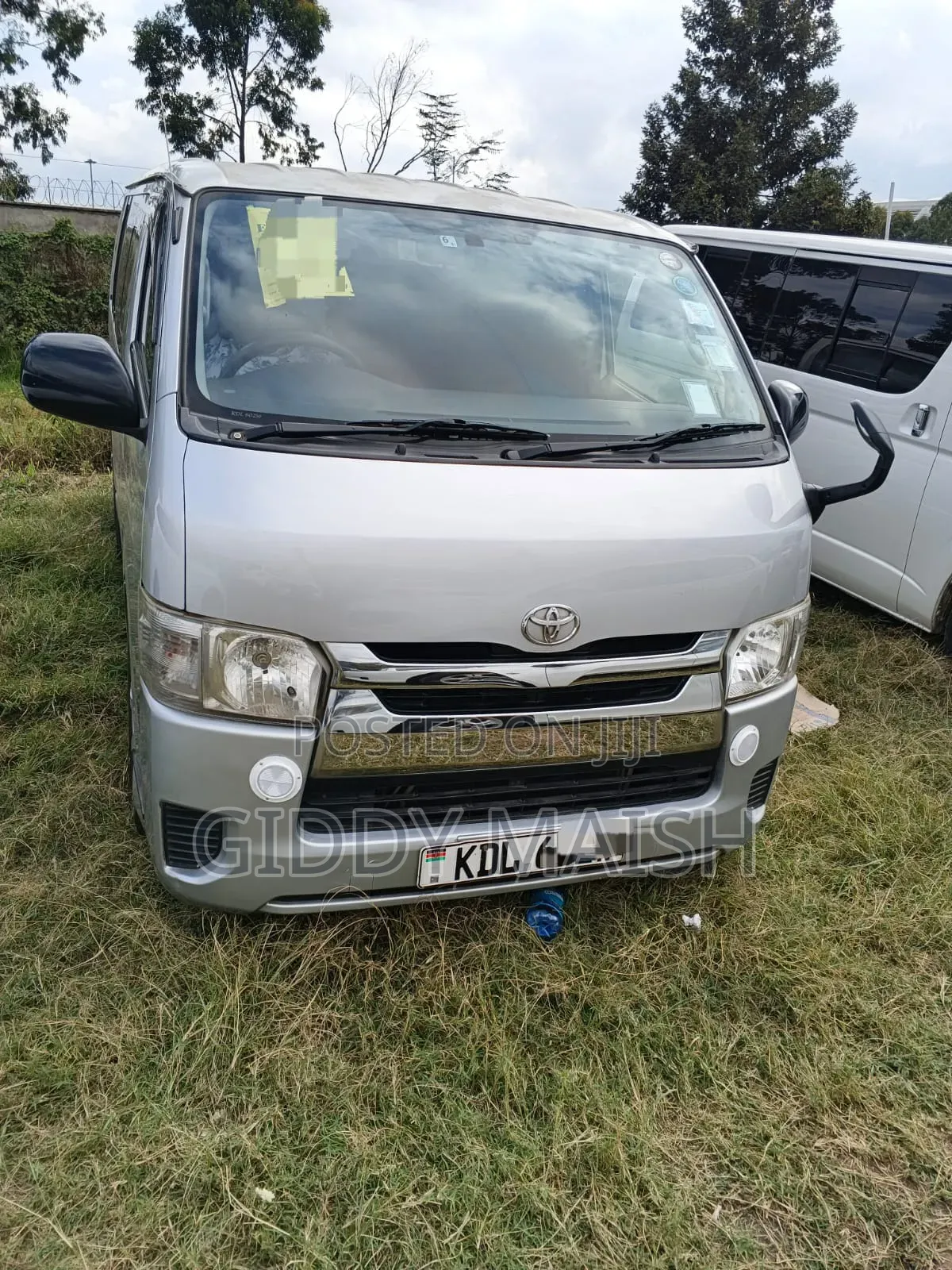 Toyota HiAce 2015 Silver