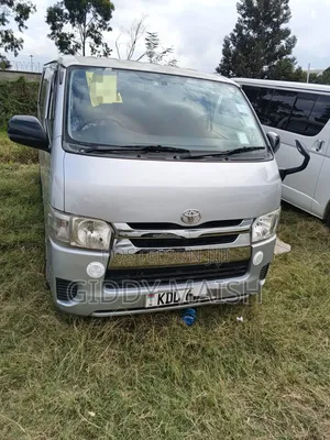 Toyota HiAce 2015 Silver