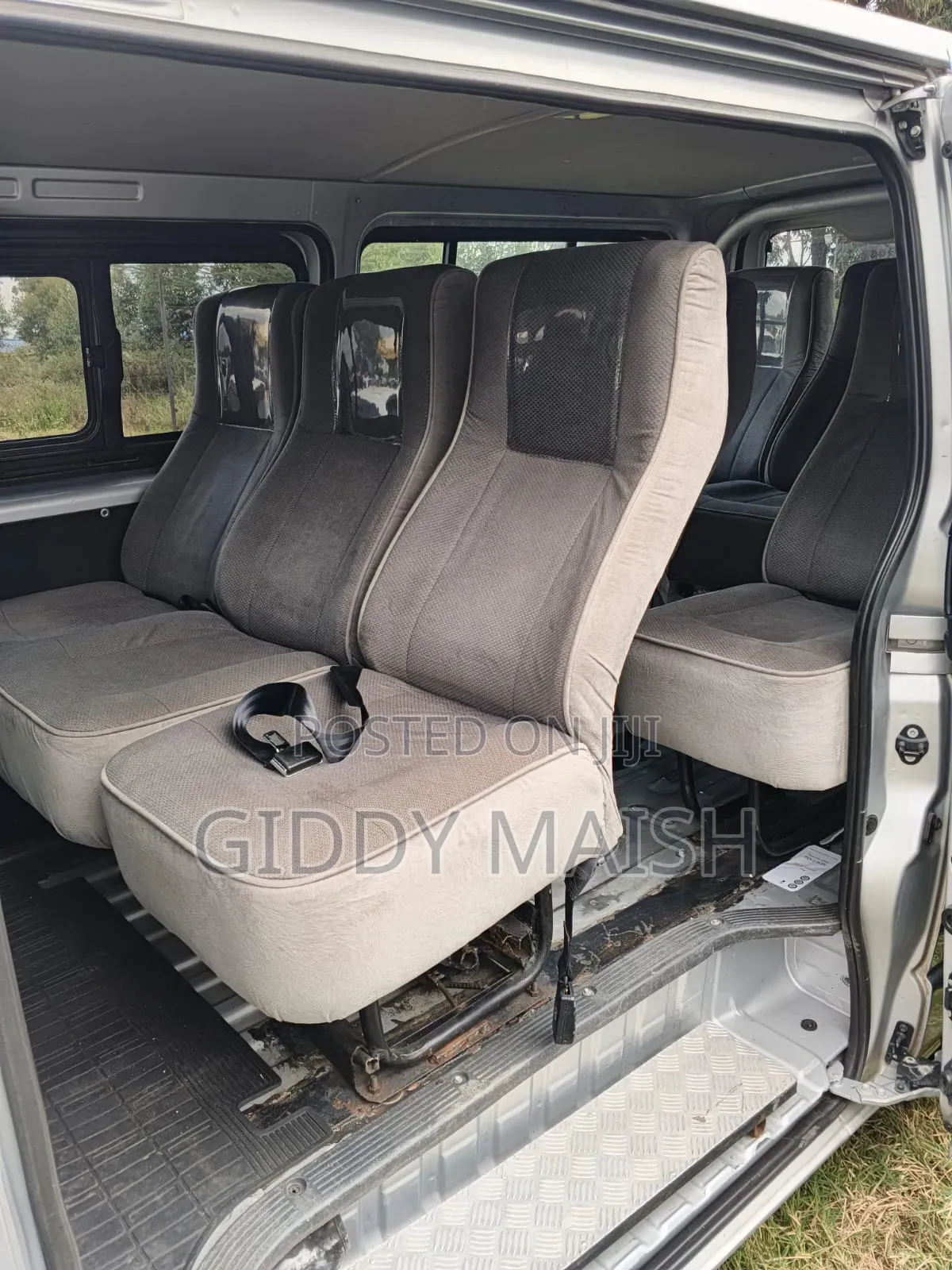 Toyota HiAce 2015 Silver