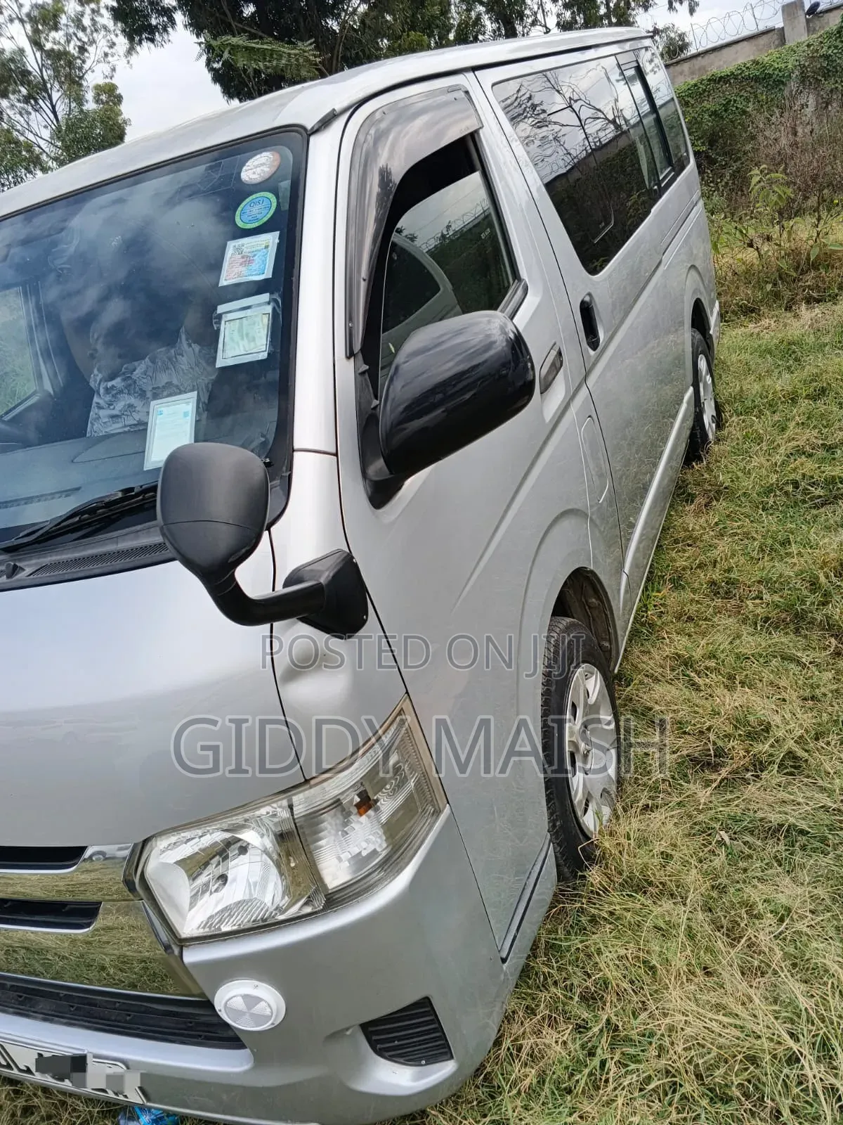 Toyota HiAce 2015 Silver