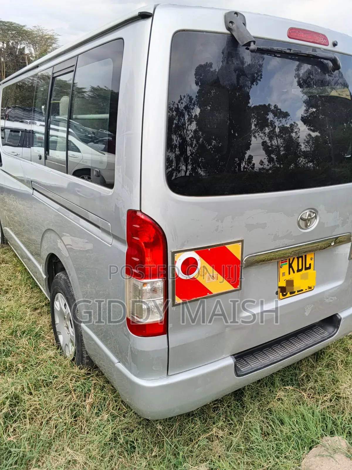 Toyota HiAce 2015 Silver