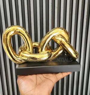 AURIM Modern Ceramic Gold Chain for Living Room or Office Decor