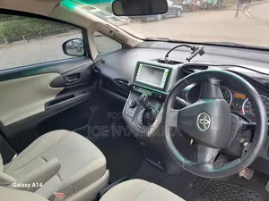 Toyota Wish 2011