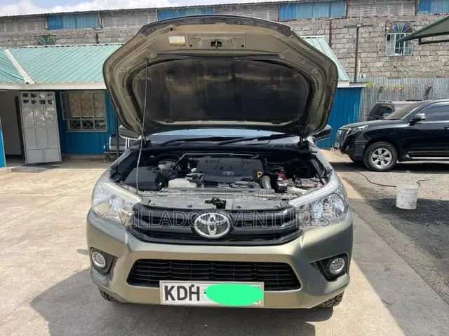 Toyota Hilux 2021 Beige