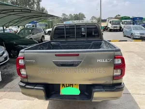 Toyota Hilux 2021 Beige
