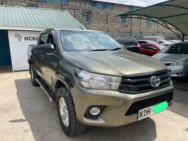 Toyota Hilux 2021 Beige