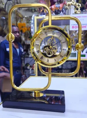 Mordern Gold Brass Decorative Desktop Clock