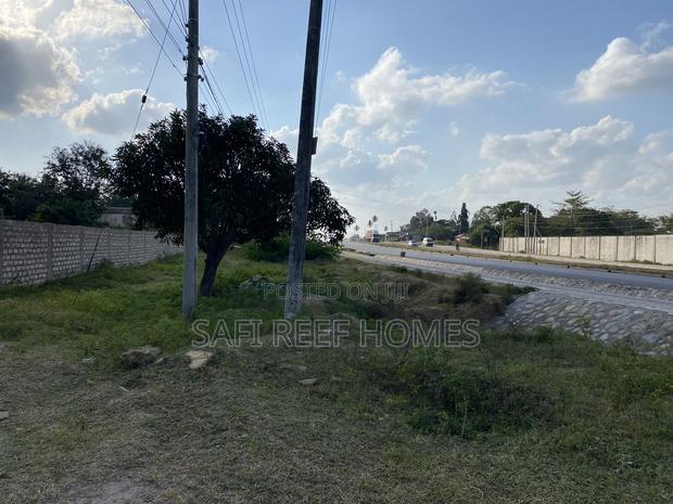2 Acres Touching Nairobi Highway Kokotoni - thumbnail 3