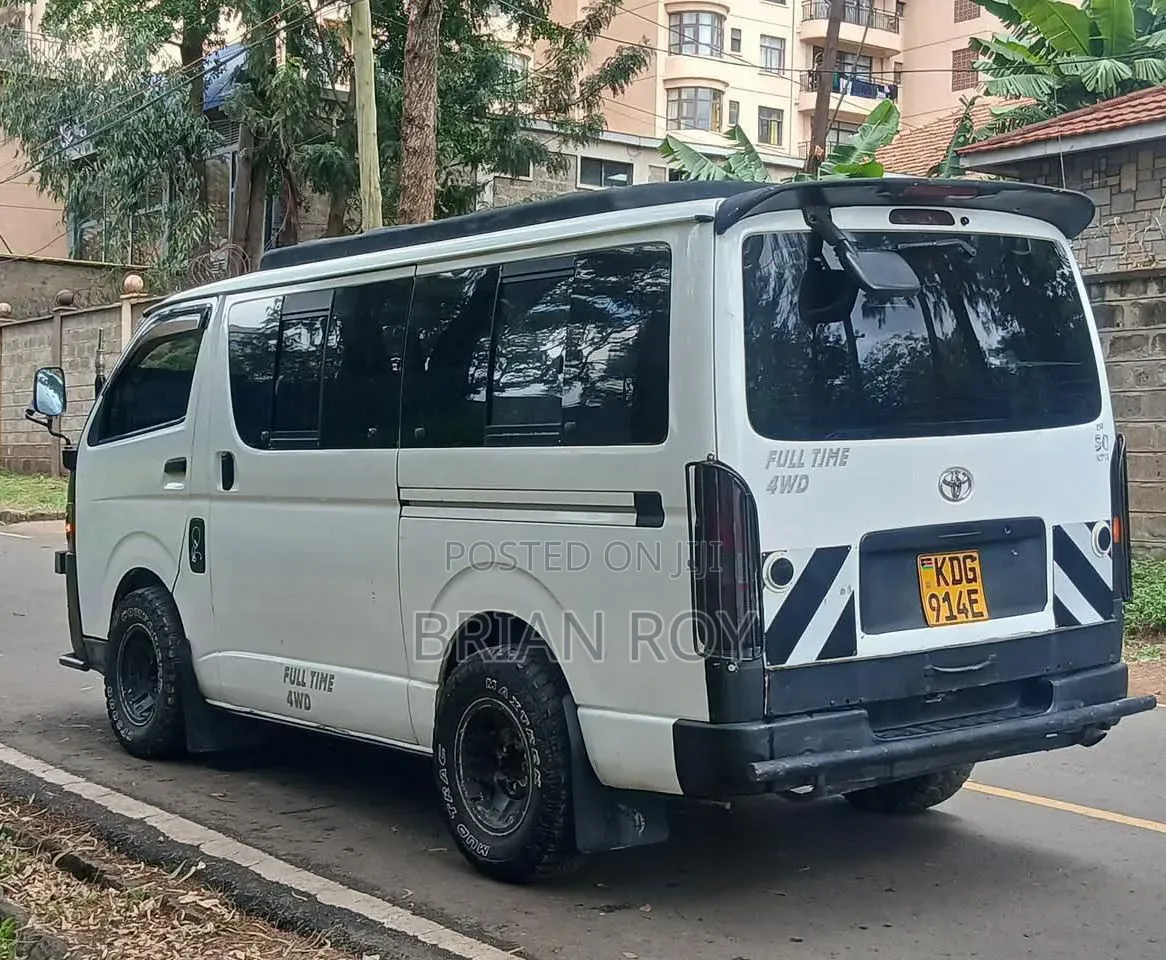 Toyota HiAce 2016 White