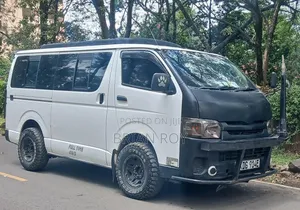 Toyota HiAce 2016 White
