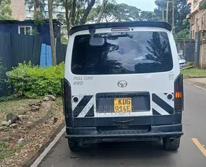 Toyota HiAce 2016 White